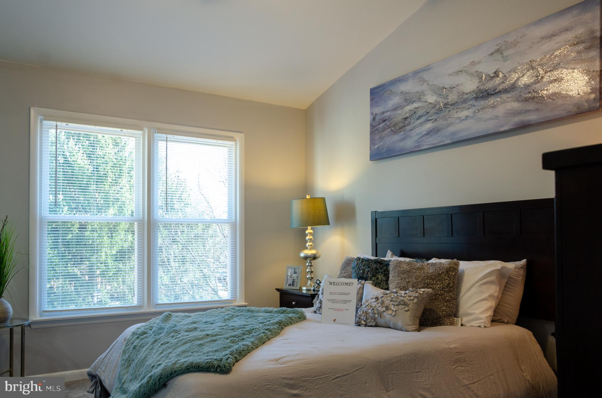 CONSTANT FRIENDSHIP - Residential