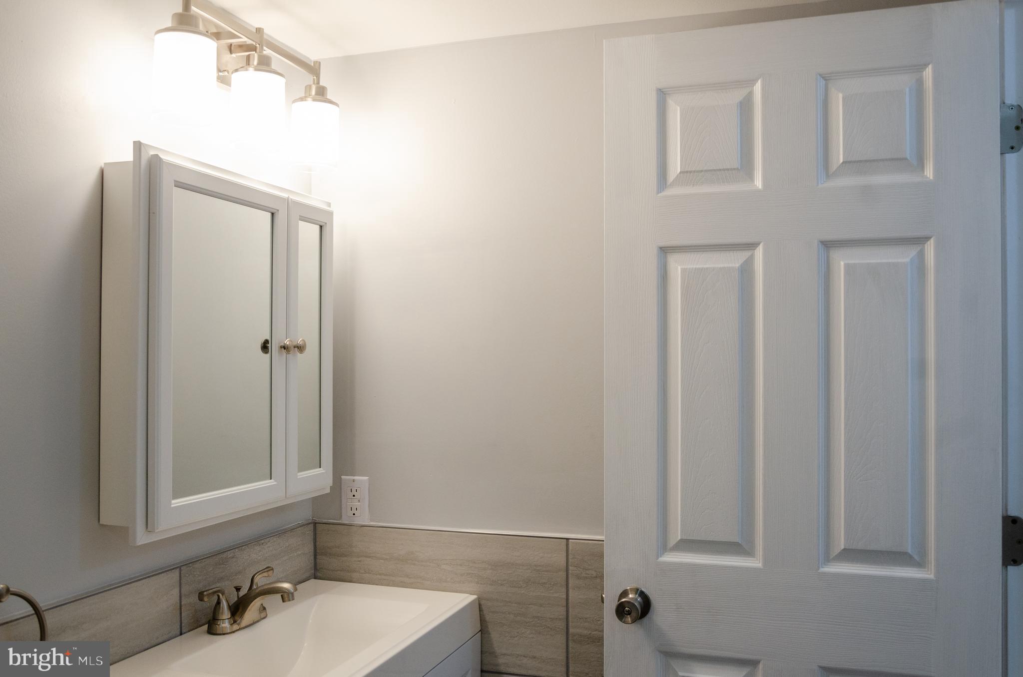 CONSTANT FRIENDSHIP - Residential