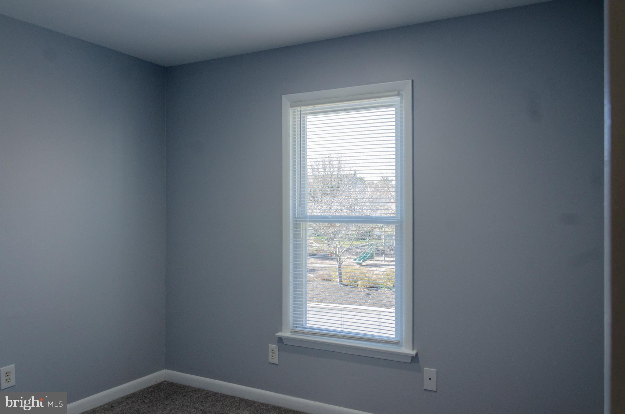 CONSTANT FRIENDSHIP - Residential