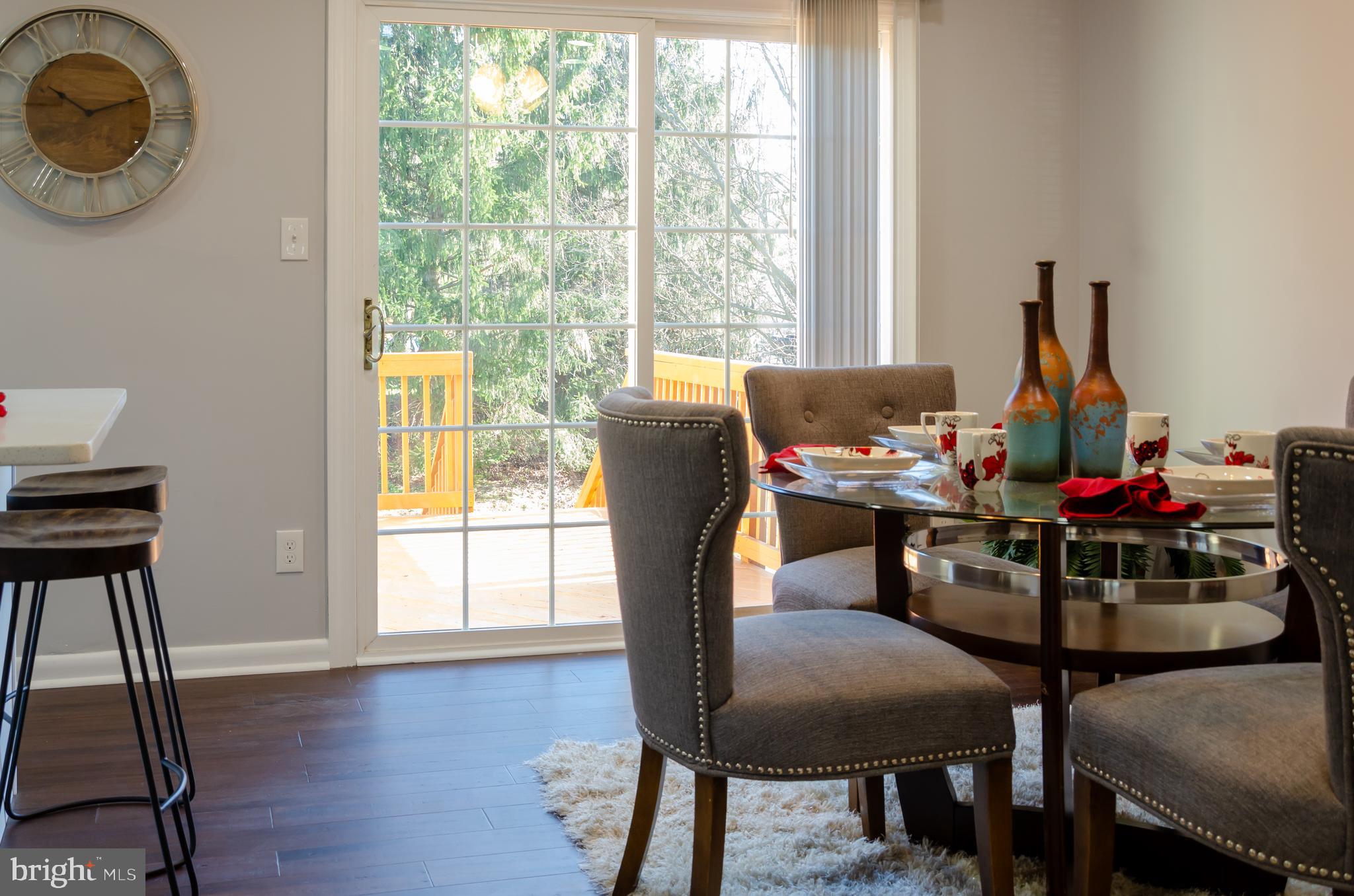 CONSTANT FRIENDSHIP - Residential