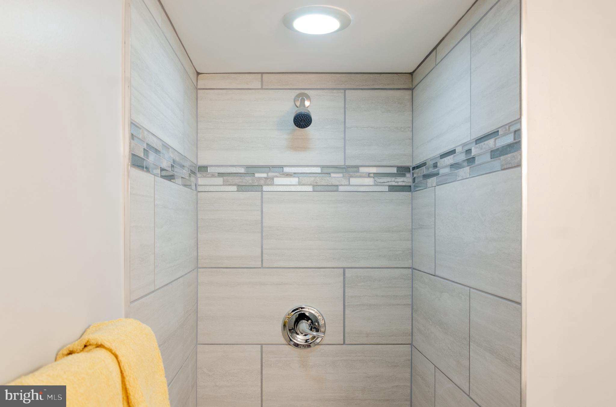 CONSTANT FRIENDSHIP - Residential