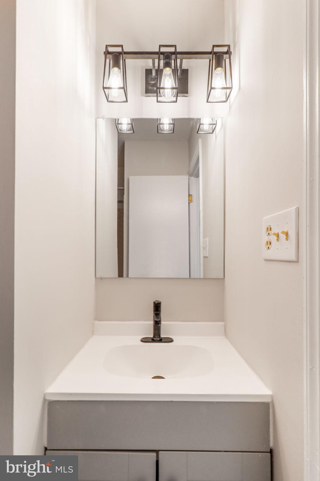 ANNETTE GARDENS - Residential Lease