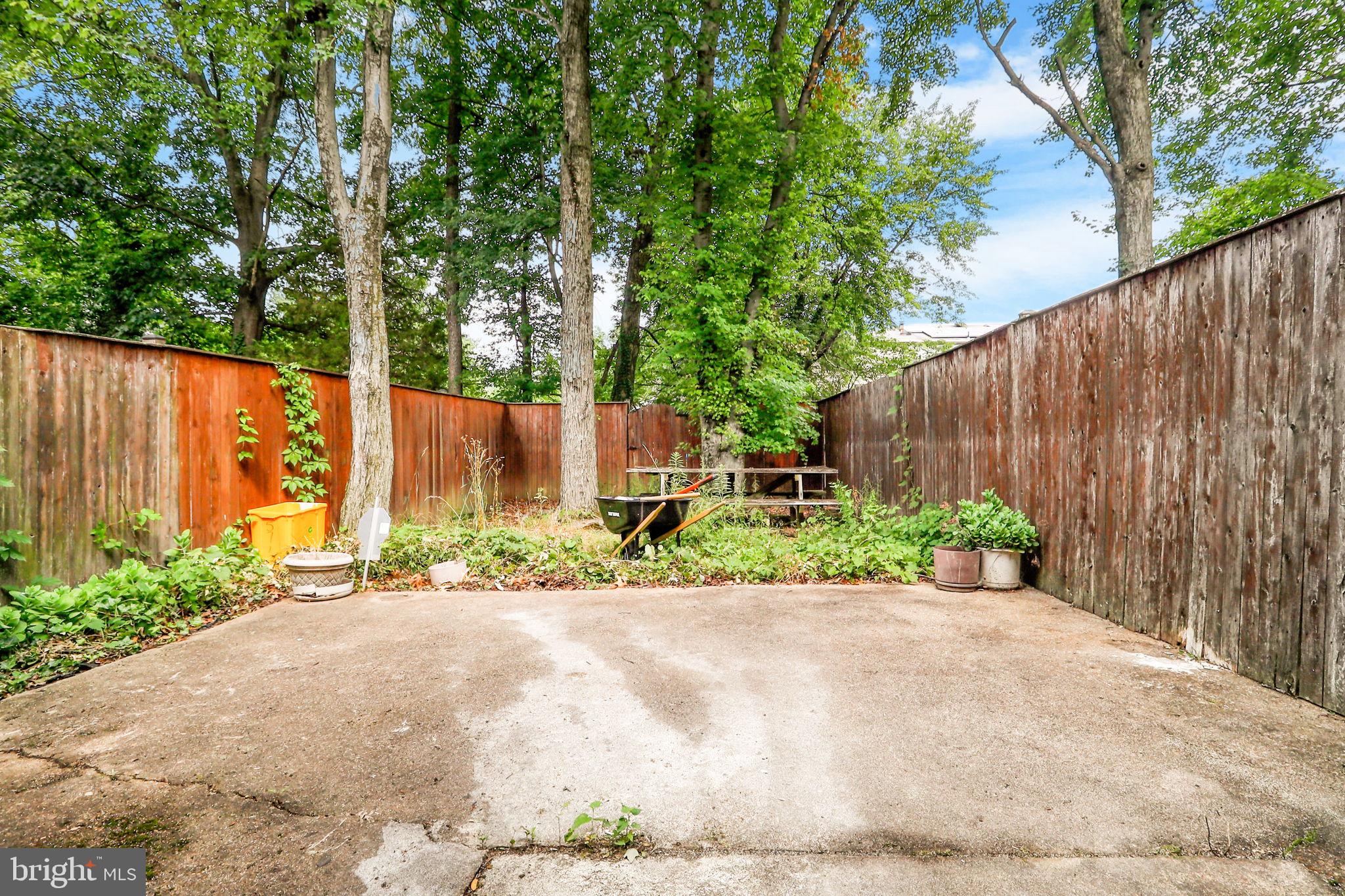 ANNETTE GARDENS - Residential Lease