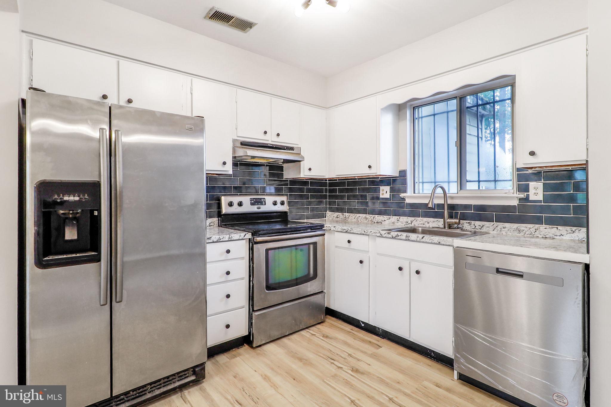 ANNETTE GARDENS - Residential Lease