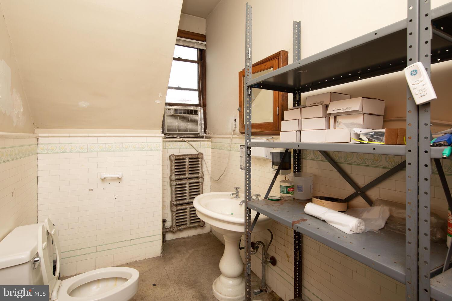 ROXBOROUGH - Commercial Sale