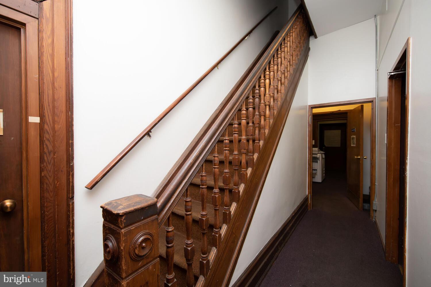 ROXBOROUGH - Commercial Sale