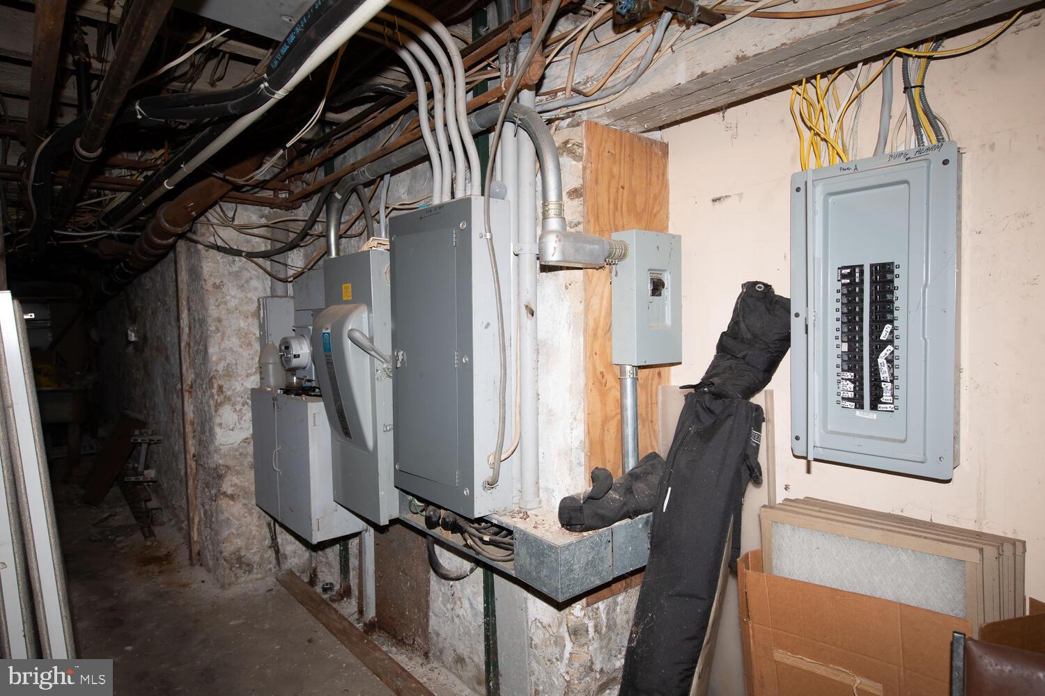 ROXBOROUGH - Commercial Sale