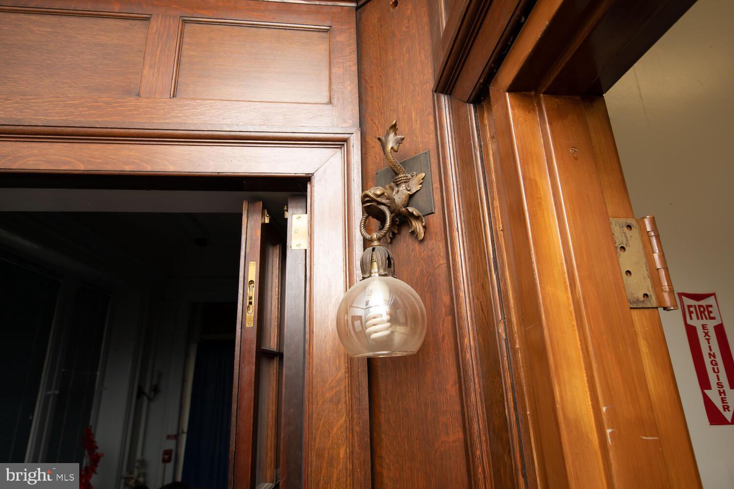 ROXBOROUGH - Commercial Sale