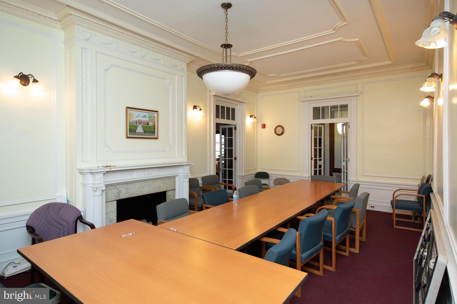 ROXBOROUGH - Commercial Sale