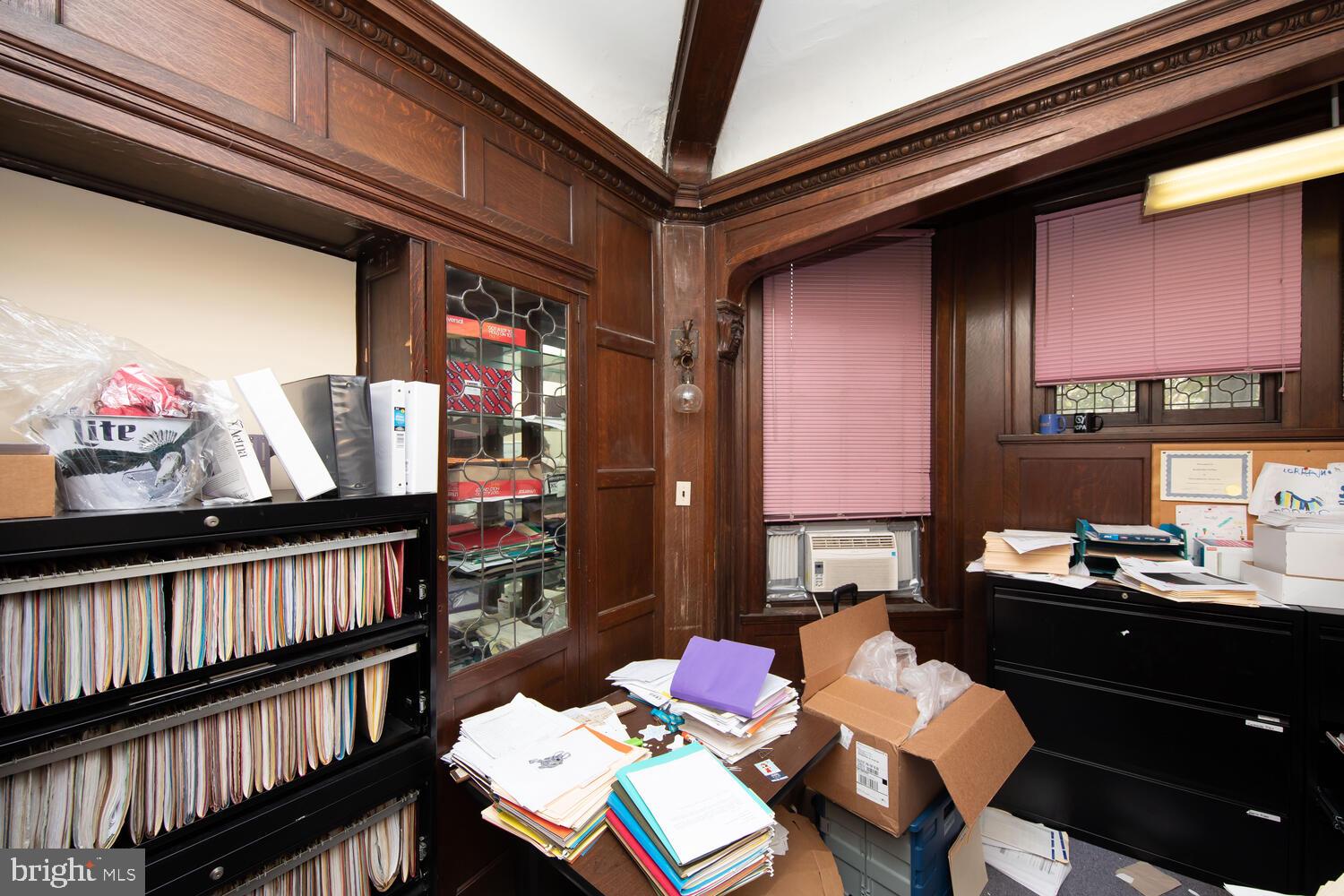 ROXBOROUGH - Commercial Sale