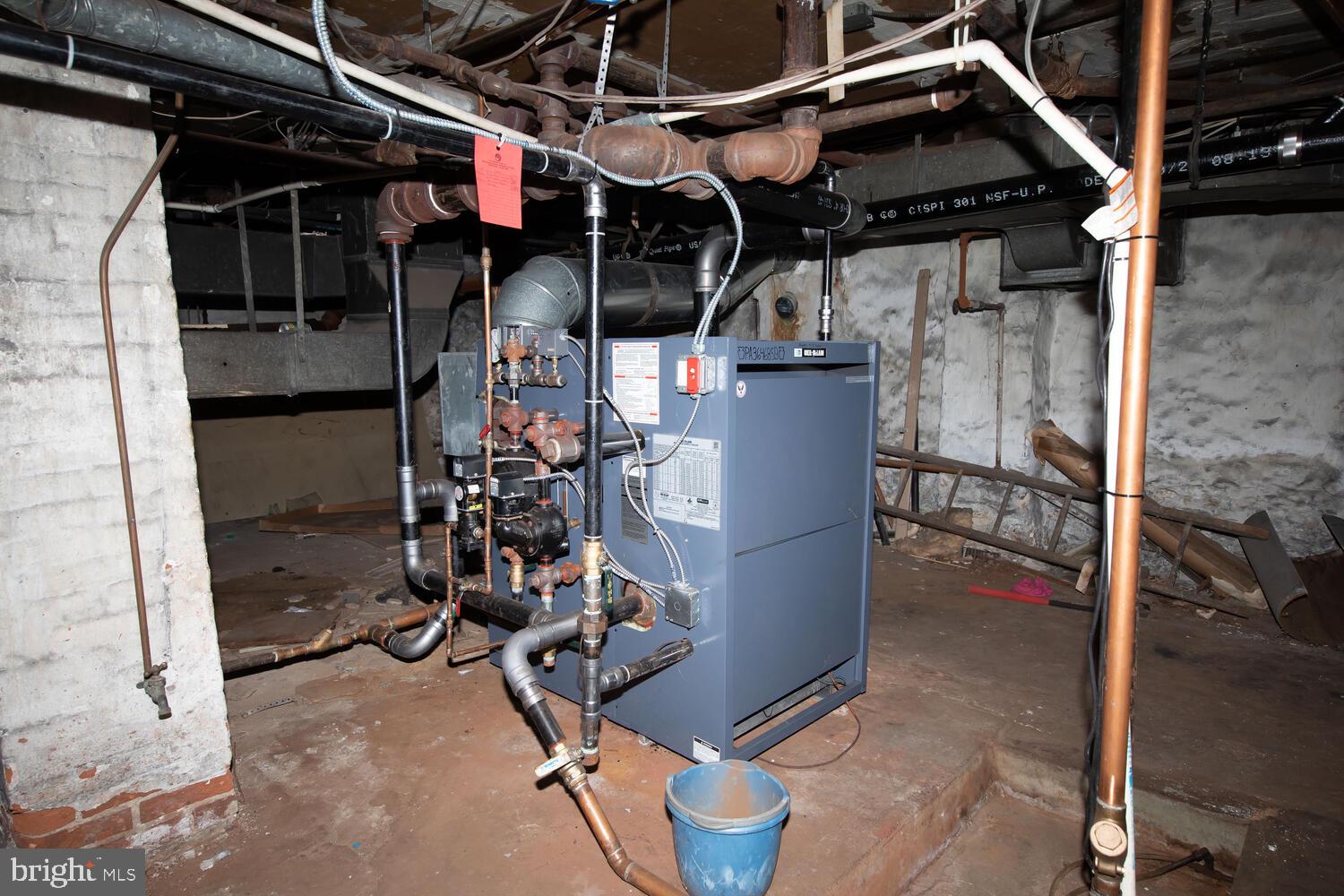 ROXBOROUGH - Commercial Sale