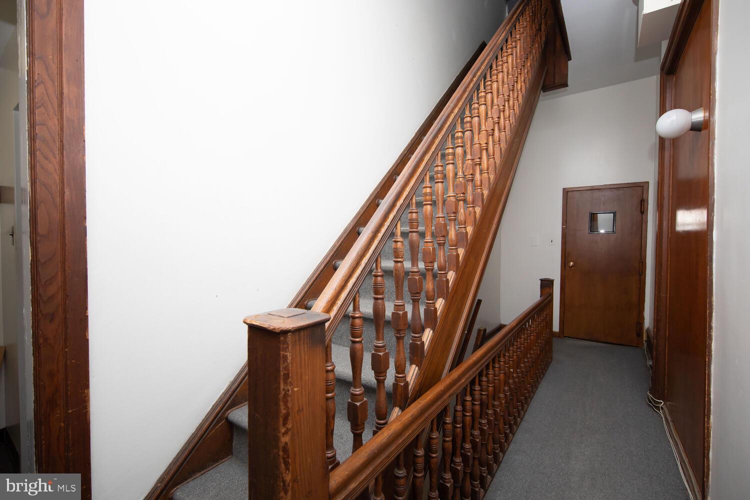 ROXBOROUGH - Commercial Sale