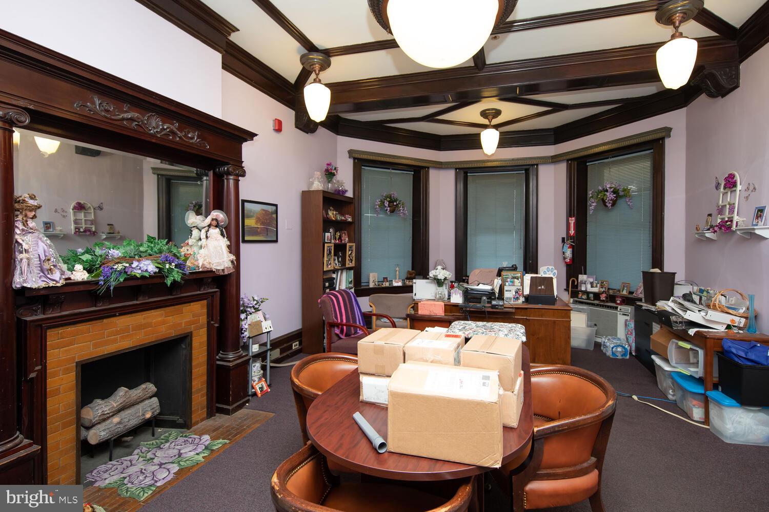 ROXBOROUGH - Commercial Sale