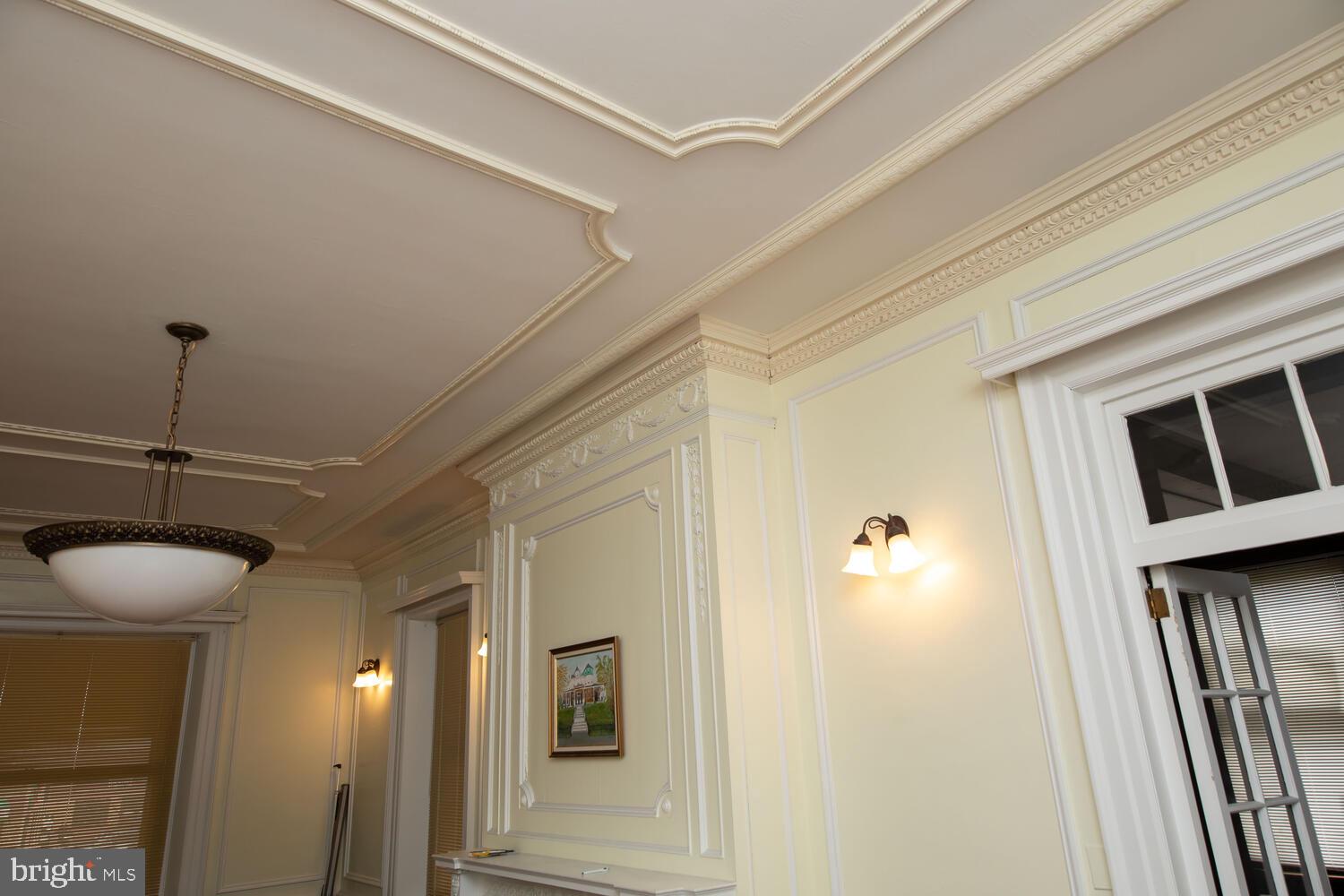 ROXBOROUGH - Commercial Sale