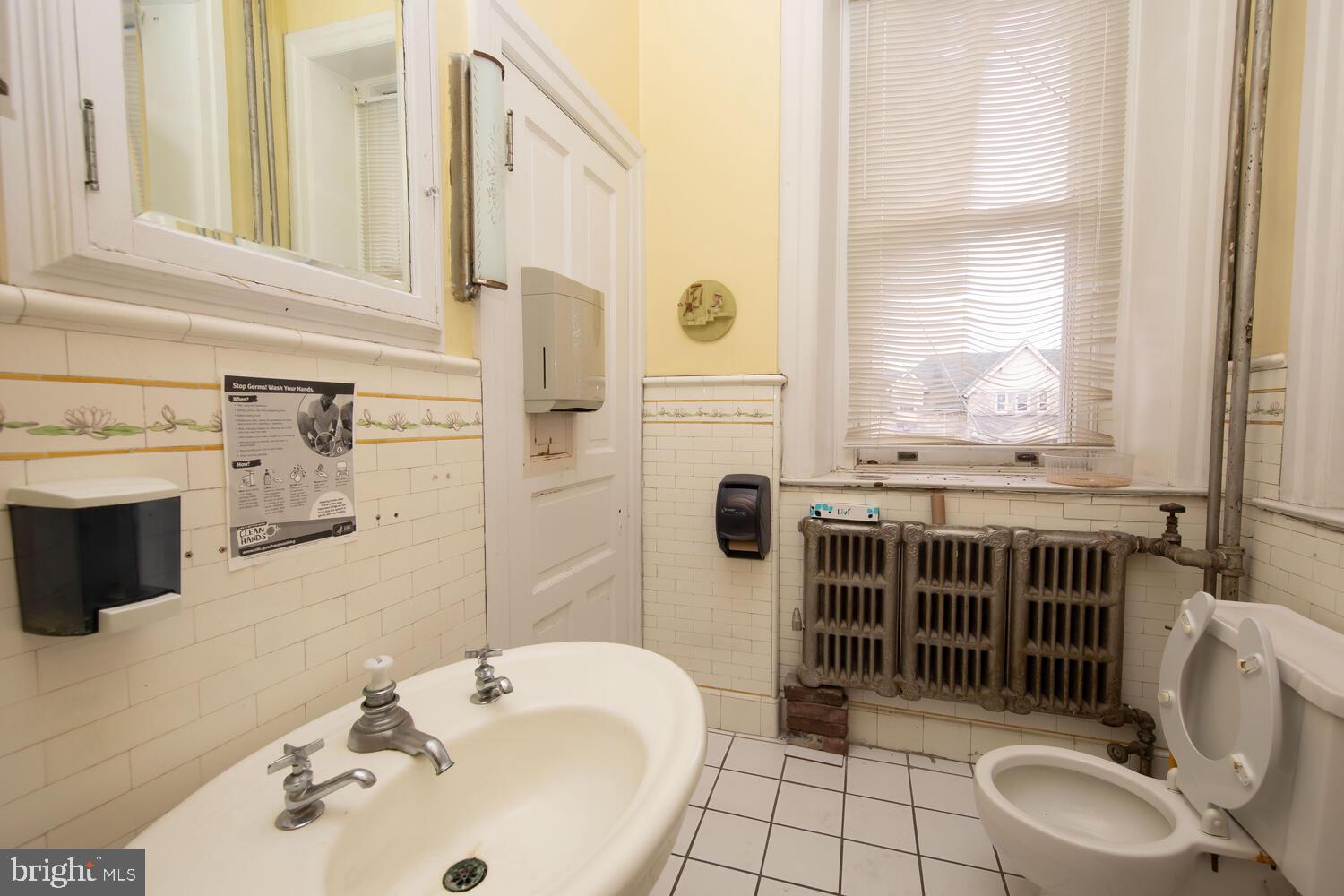 ROXBOROUGH - Commercial Sale