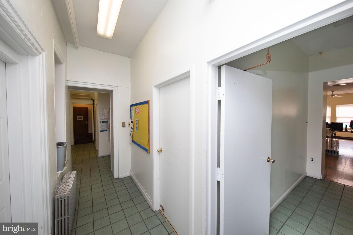 ROXBOROUGH - Commercial Sale