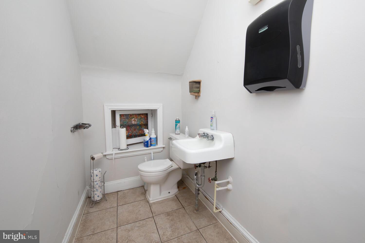 ROXBOROUGH - Commercial Sale