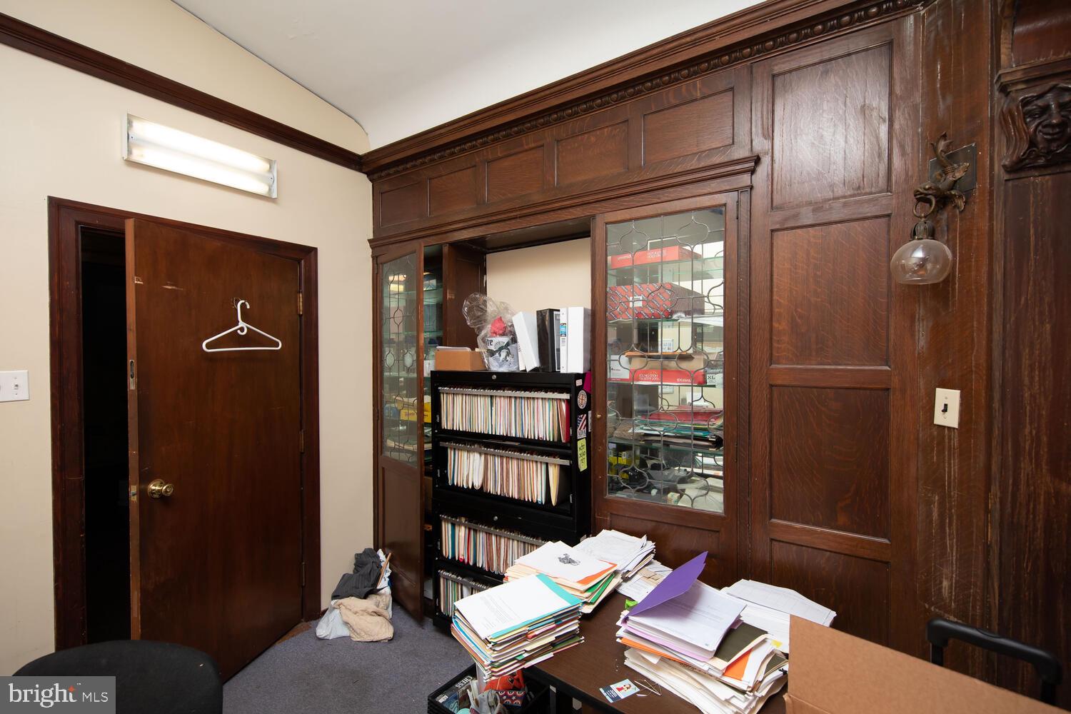 ROXBOROUGH - Commercial Sale