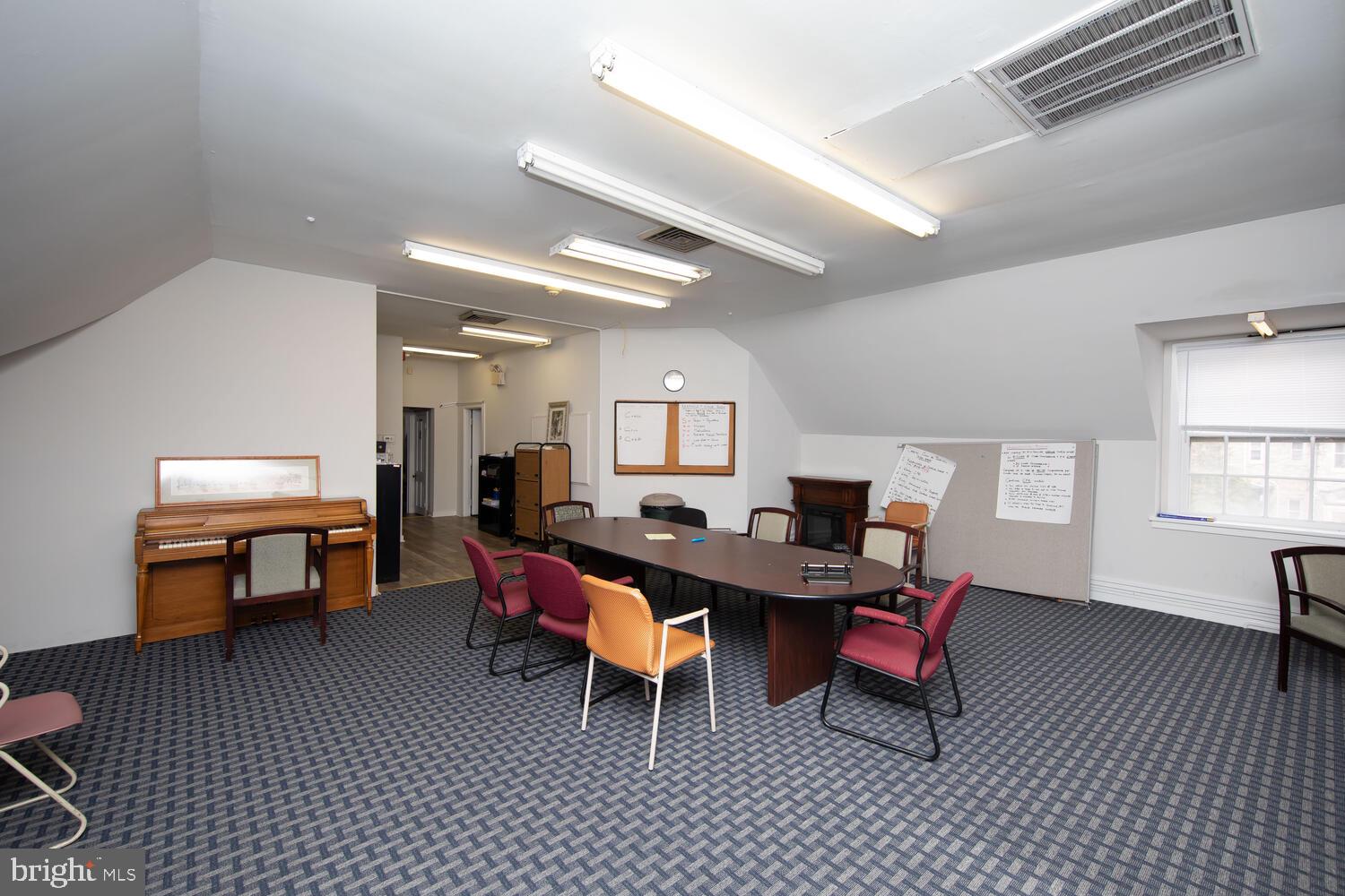 ROXBOROUGH - Commercial Sale