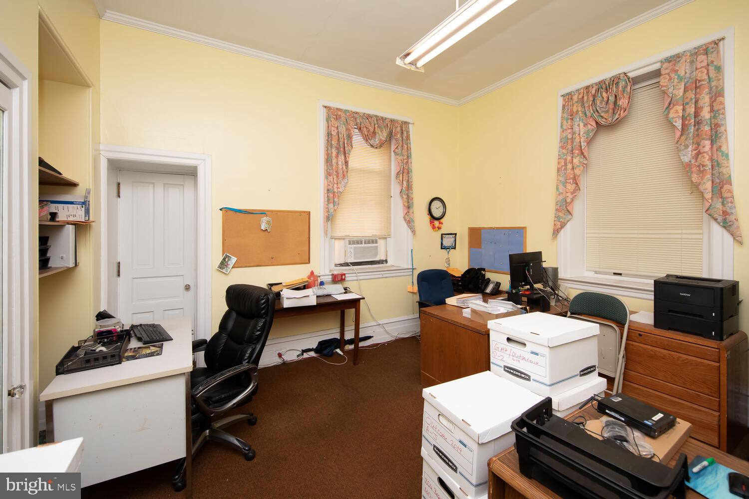 ROXBOROUGH - Commercial Sale