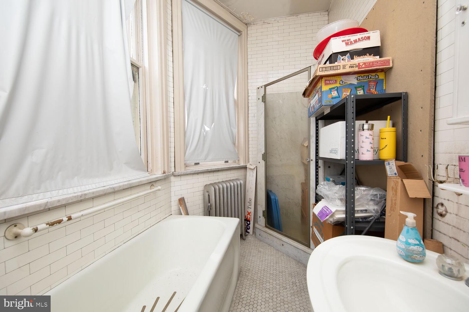 ROXBOROUGH - Commercial Sale