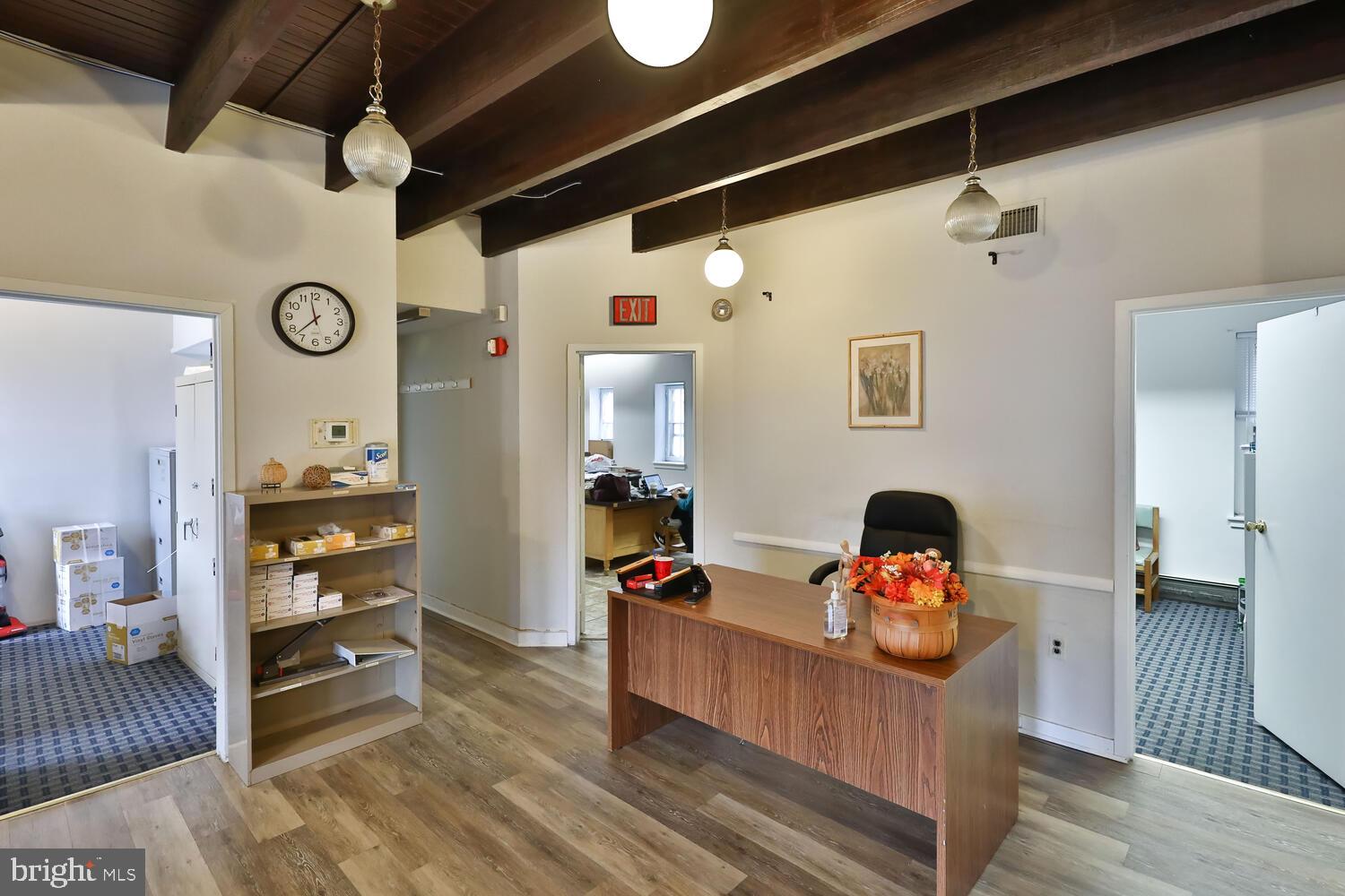 ROXBOROUGH - Commercial Sale