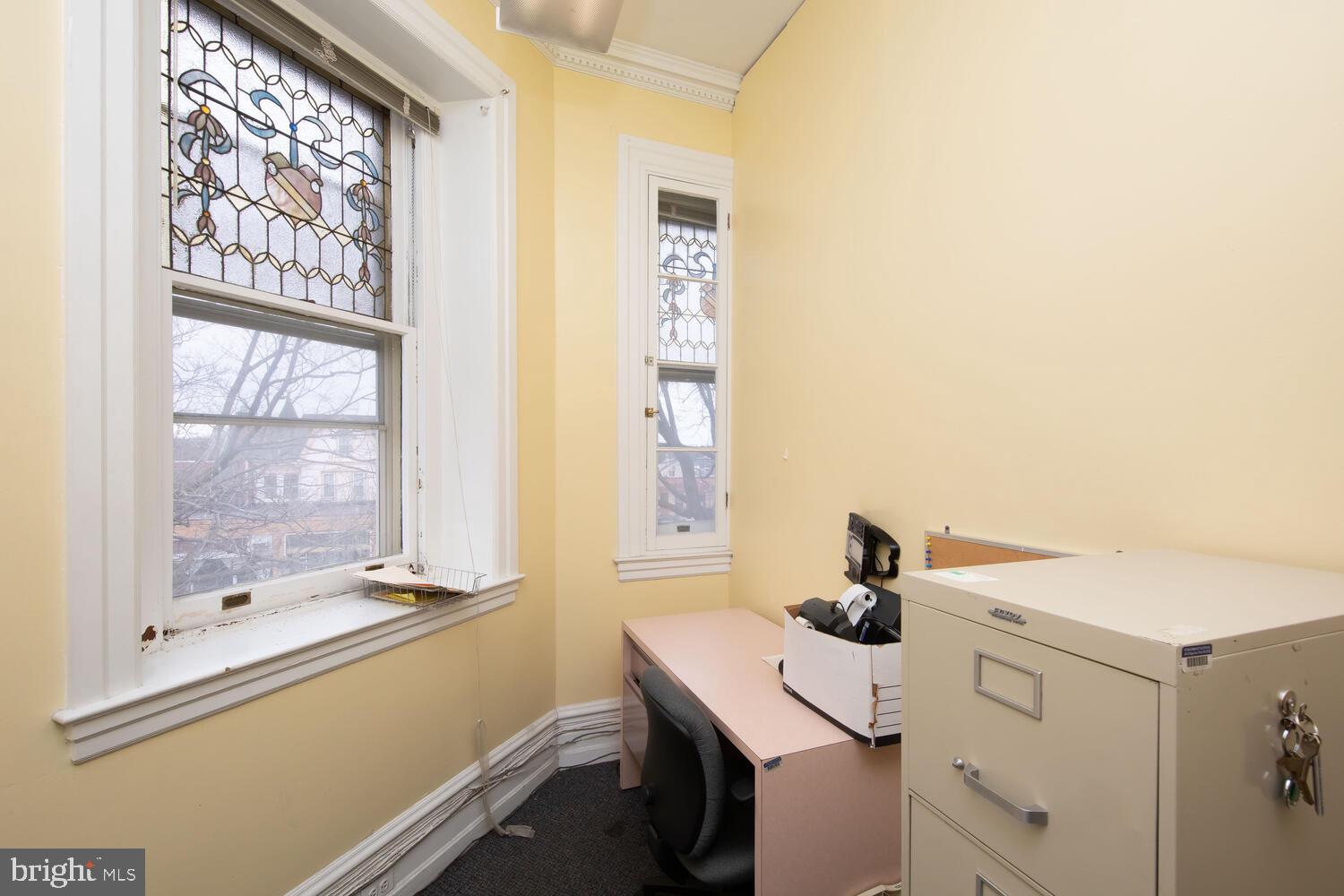 ROXBOROUGH - Commercial Sale