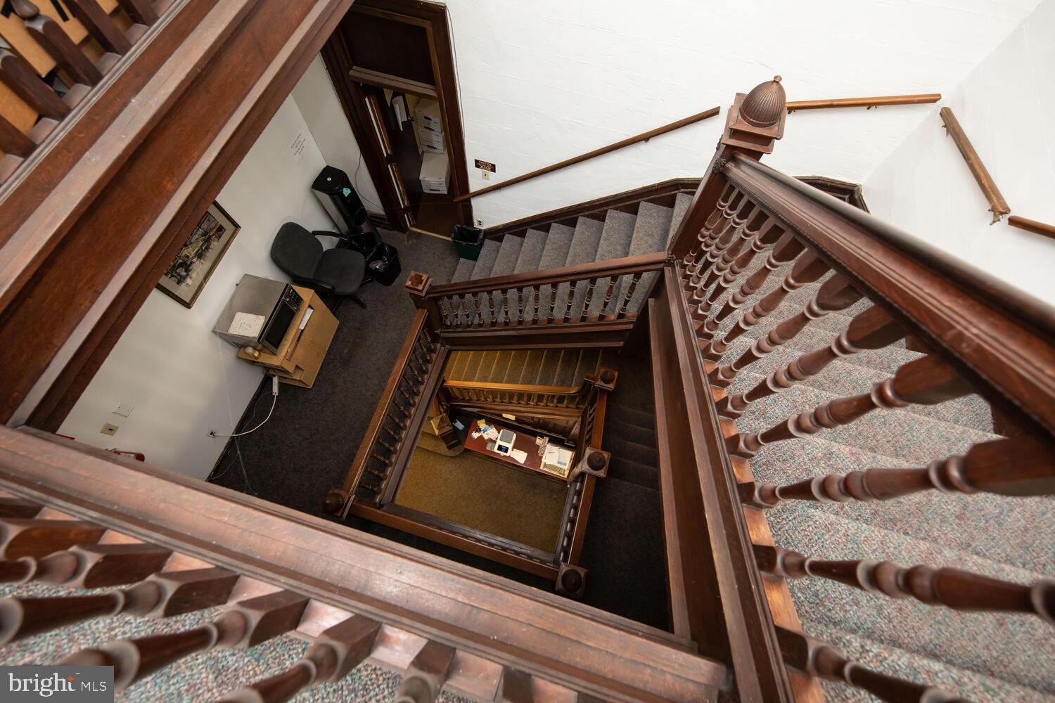 ROXBOROUGH - Commercial Sale