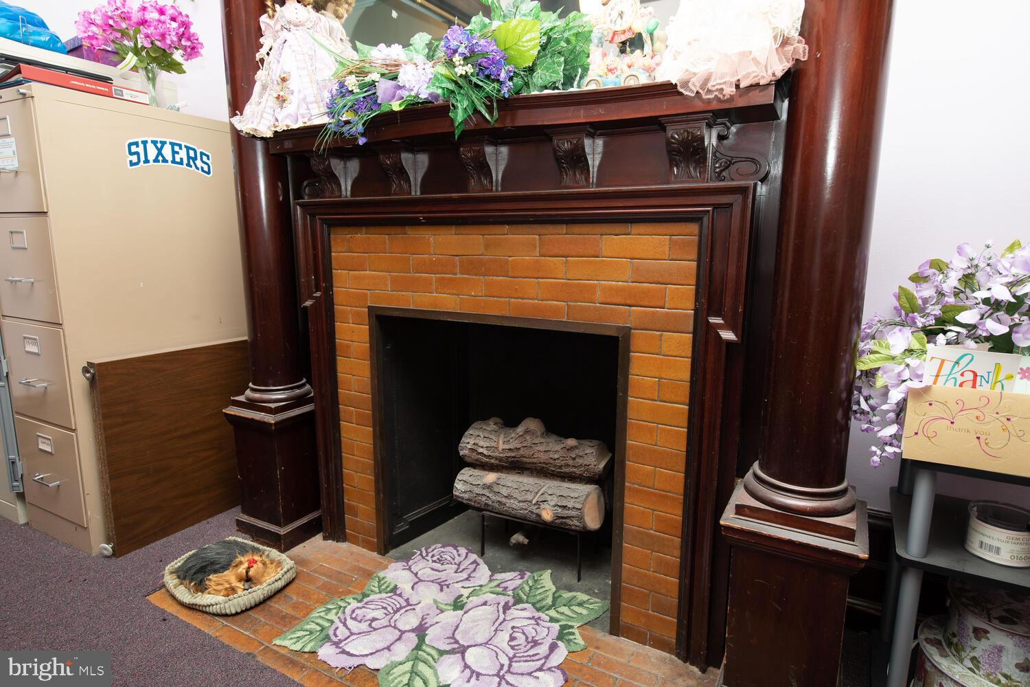 ROXBOROUGH - Commercial Sale