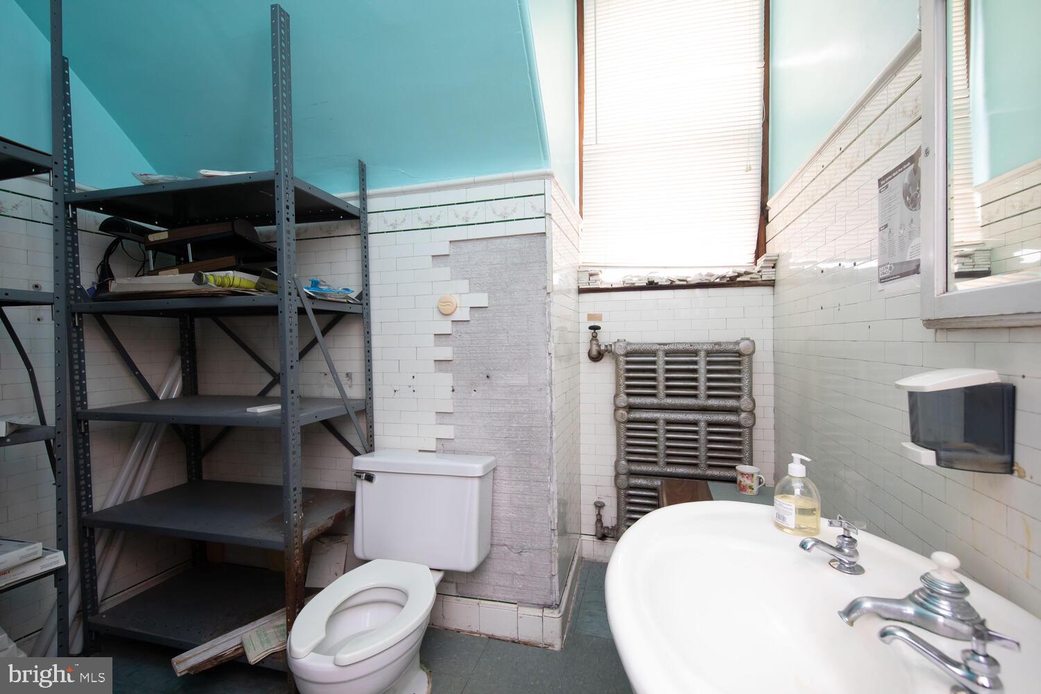 ROXBOROUGH - Commercial Sale