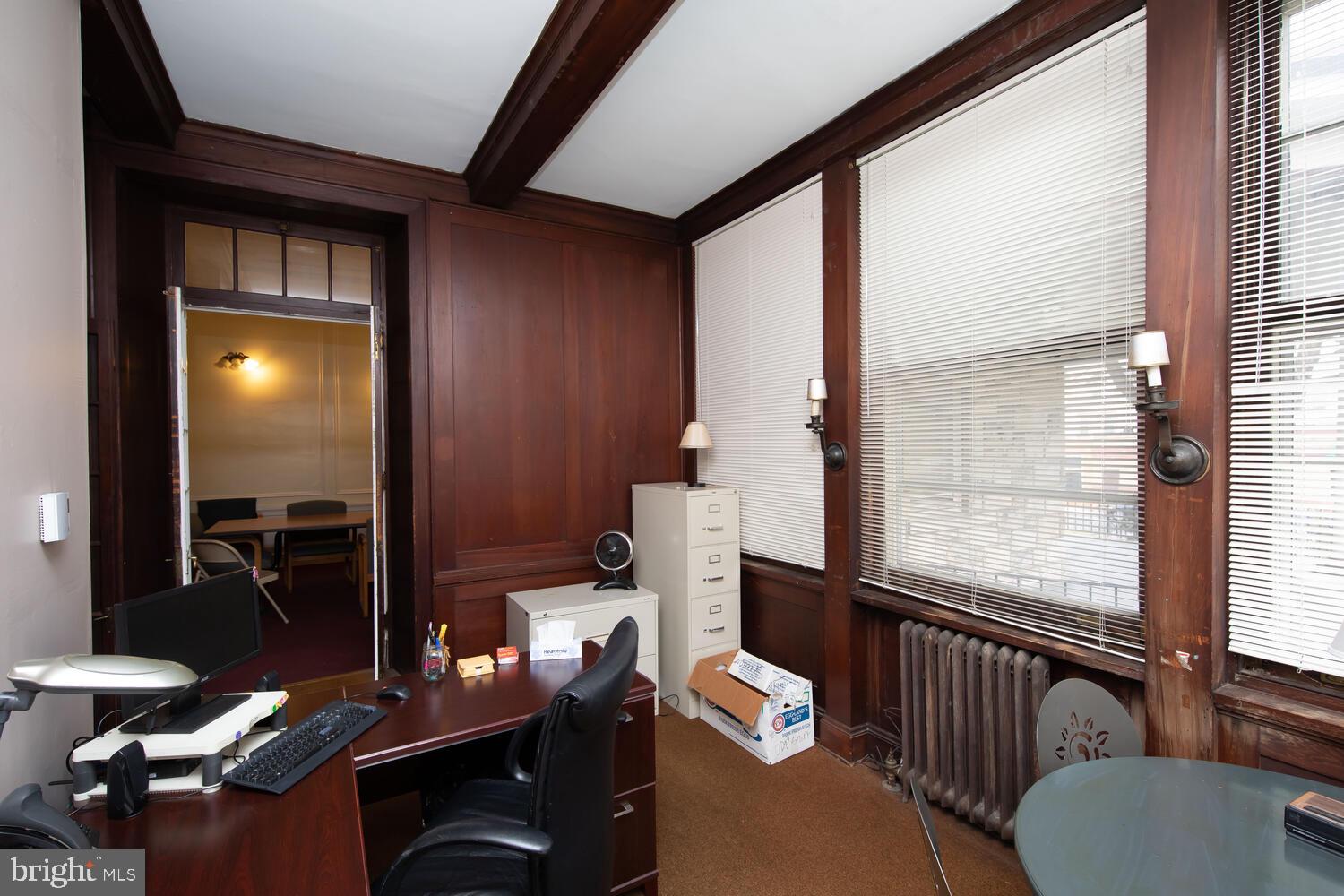 ROXBOROUGH - Commercial Sale