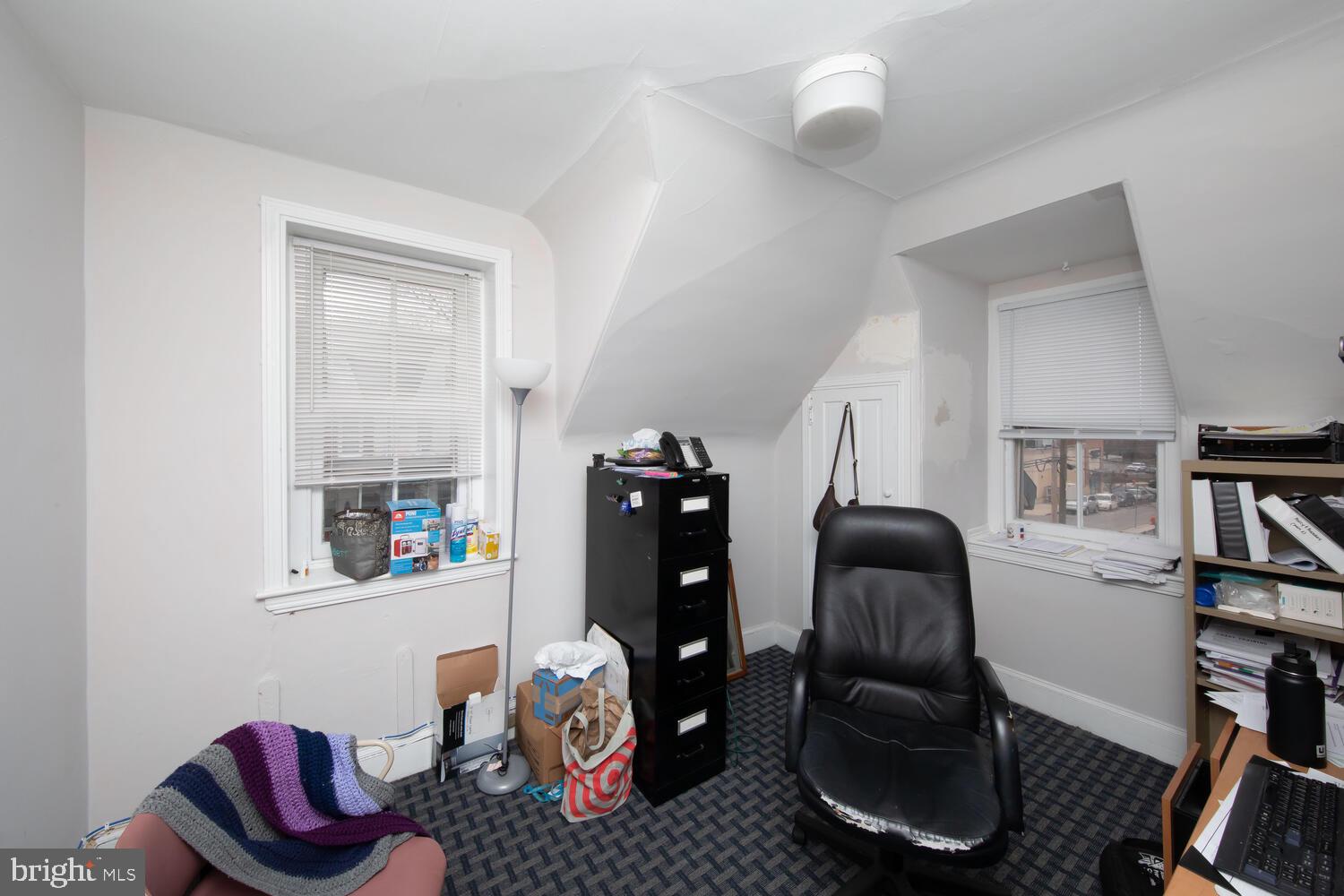 ROXBOROUGH - Commercial Sale