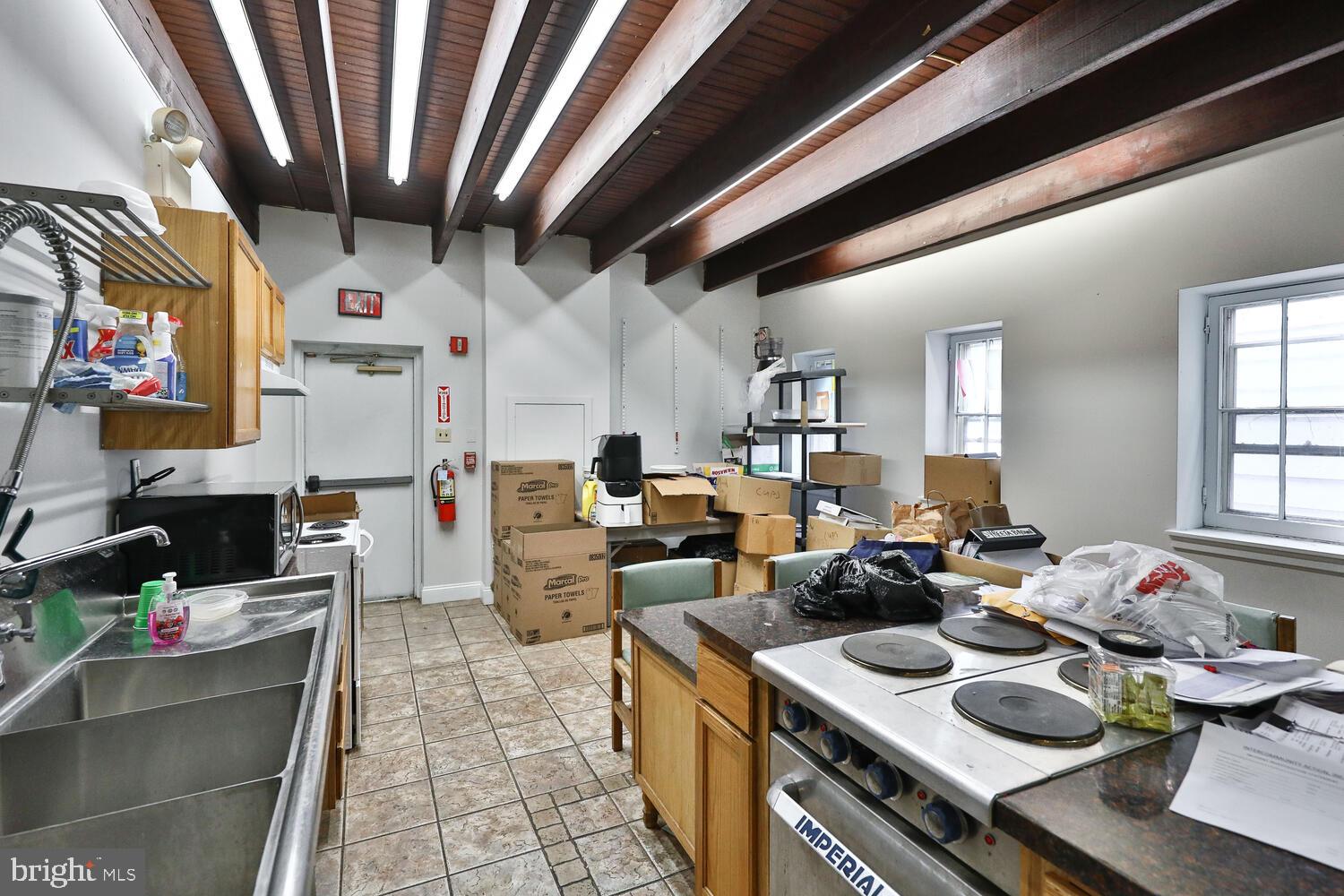 ROXBOROUGH - Commercial Sale