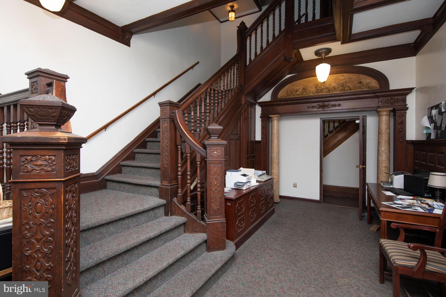 ROXBOROUGH - Commercial Sale