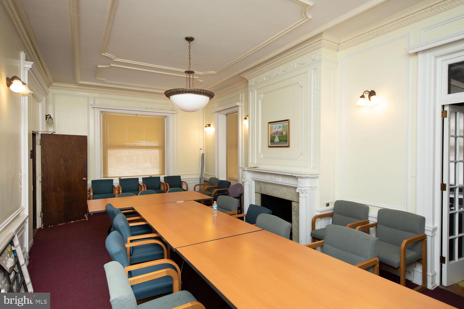 ROXBOROUGH - Commercial Sale