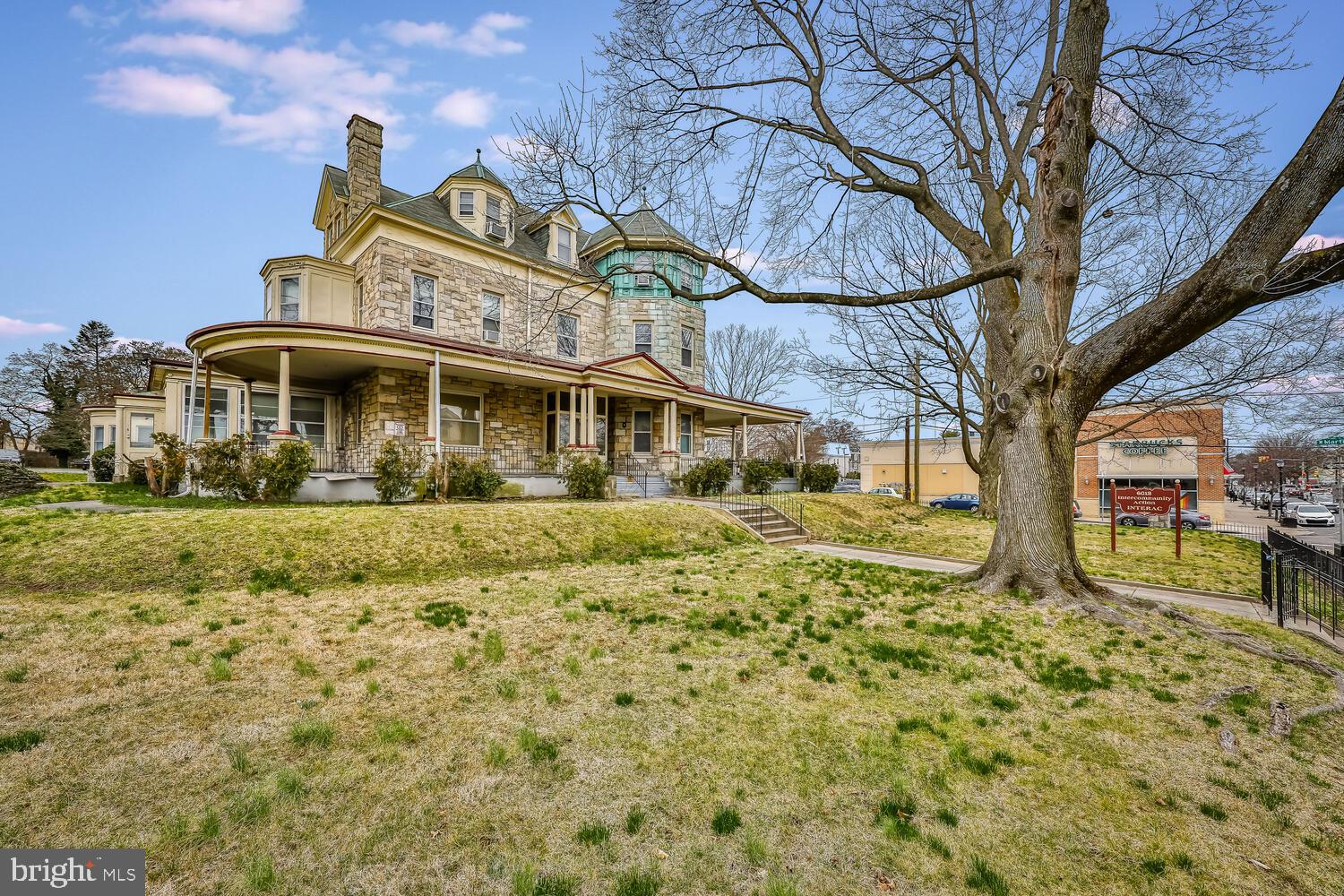 ROXBOROUGH - Commercial Sale