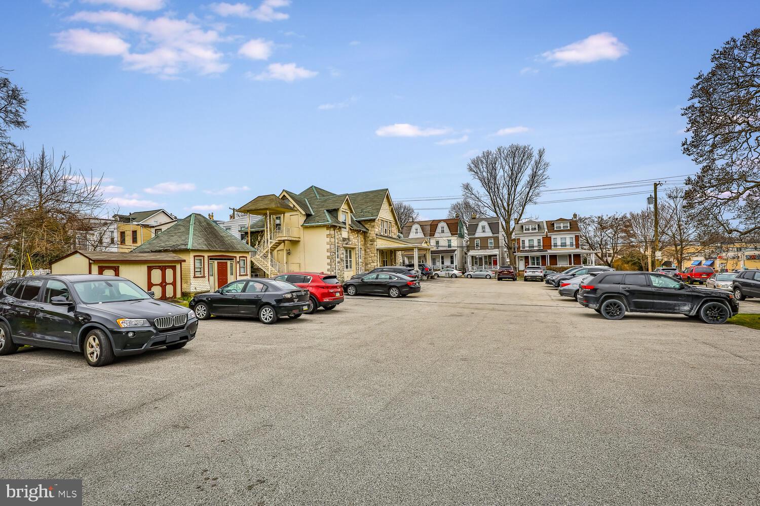 ROXBOROUGH - Commercial Sale