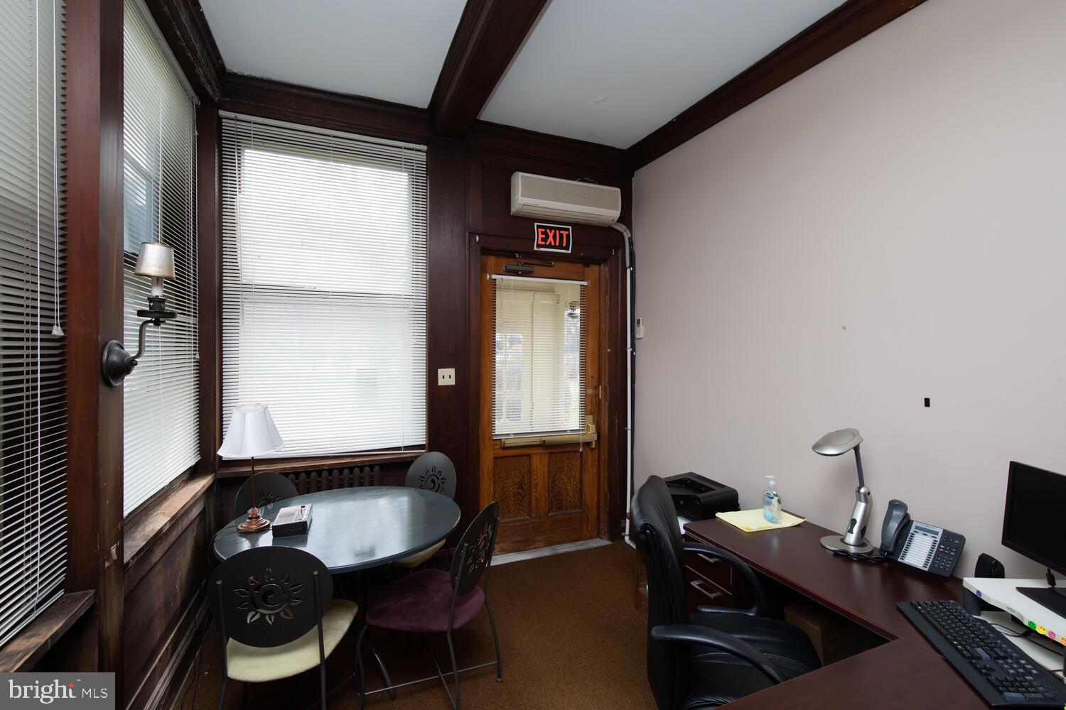 ROXBOROUGH - Commercial Sale