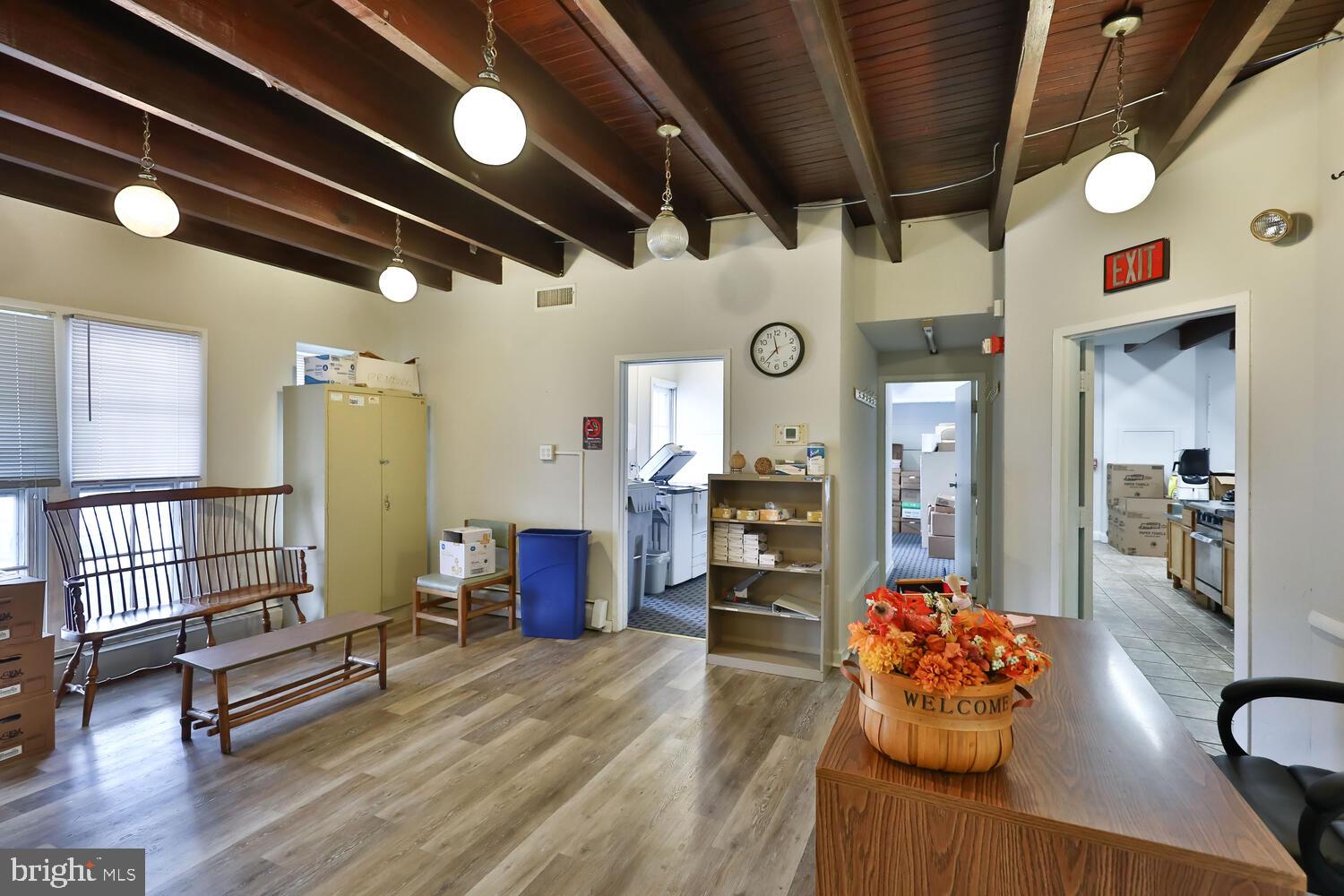 ROXBOROUGH - Commercial Sale