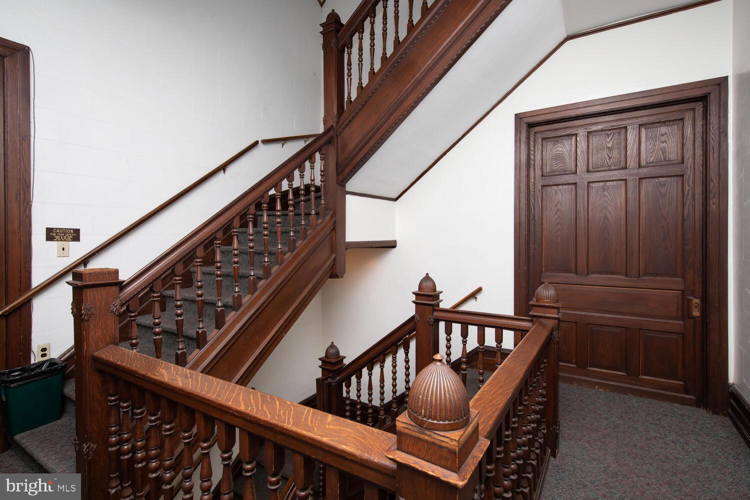 ROXBOROUGH - Commercial Sale