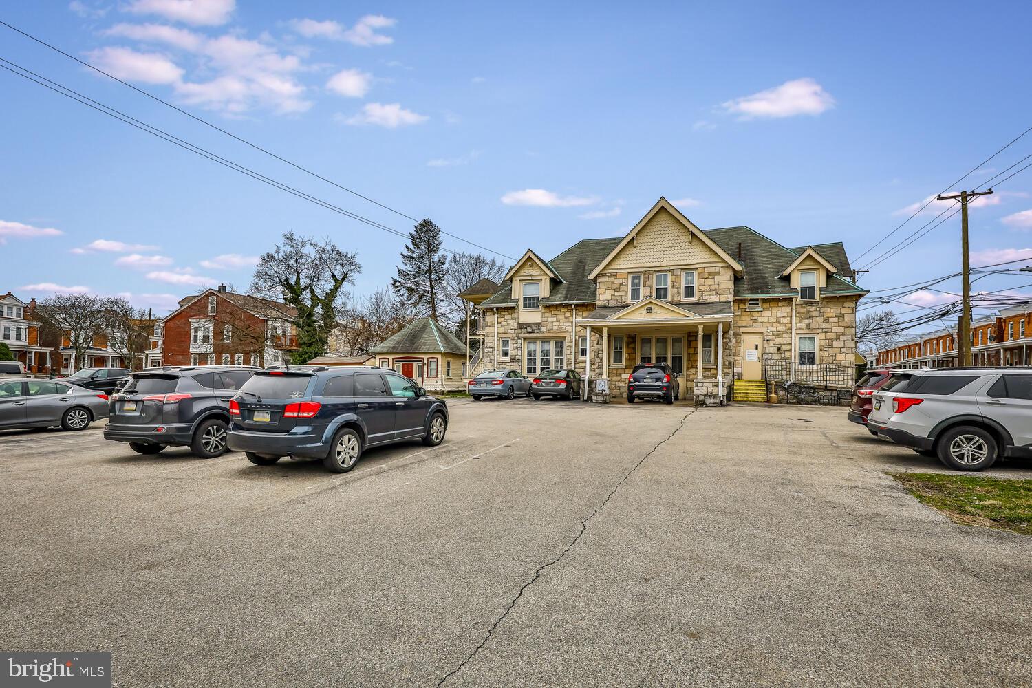 ROXBOROUGH - Commercial Sale