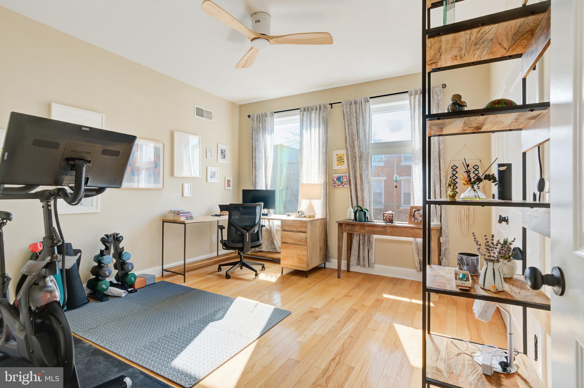 EAST KENSINGTON - Residential