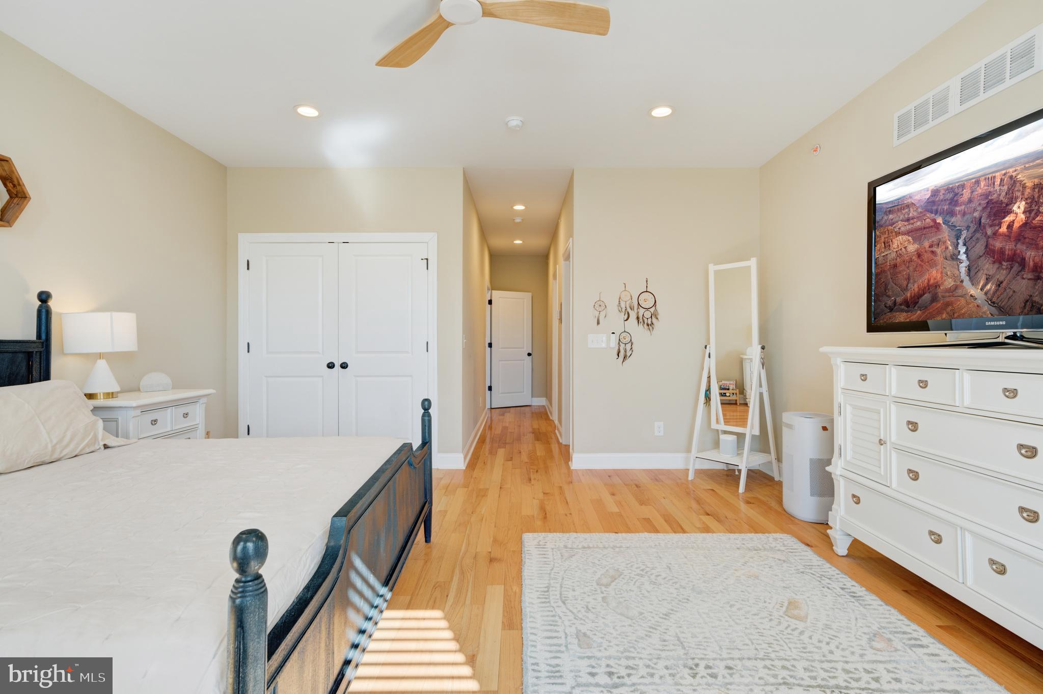 EAST KENSINGTON - Residential