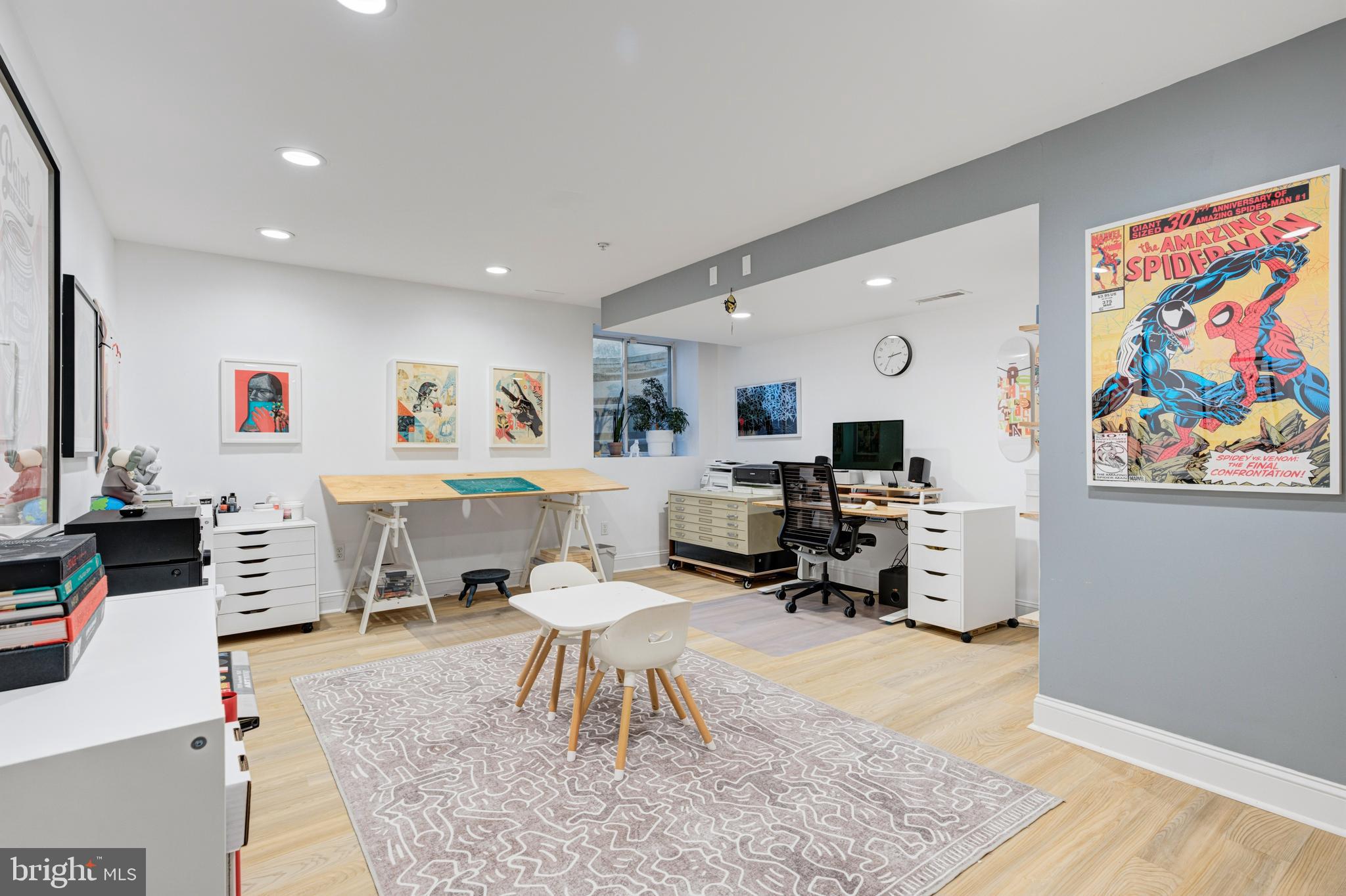 EAST KENSINGTON - Residential