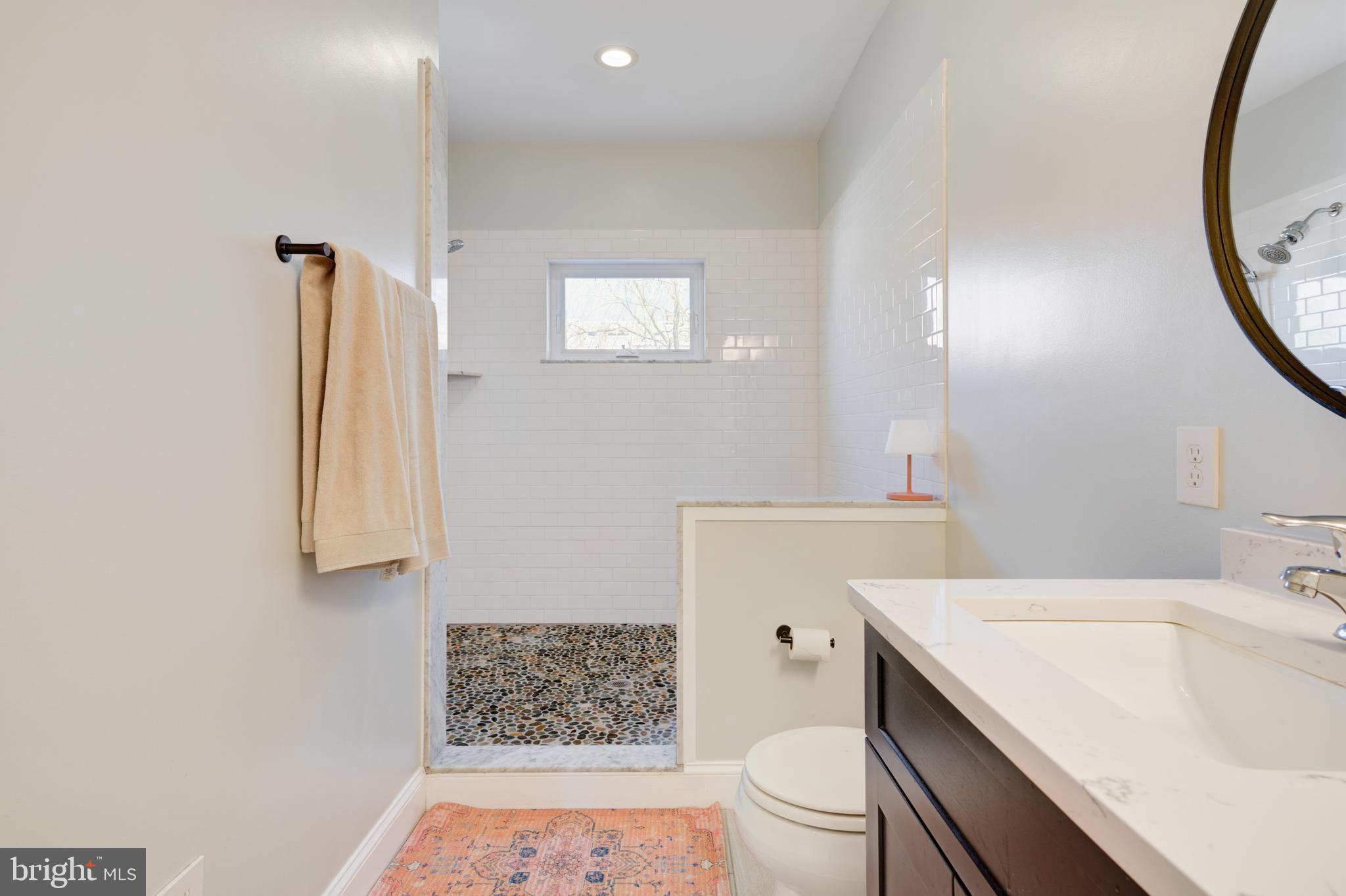 EAST KENSINGTON - Residential