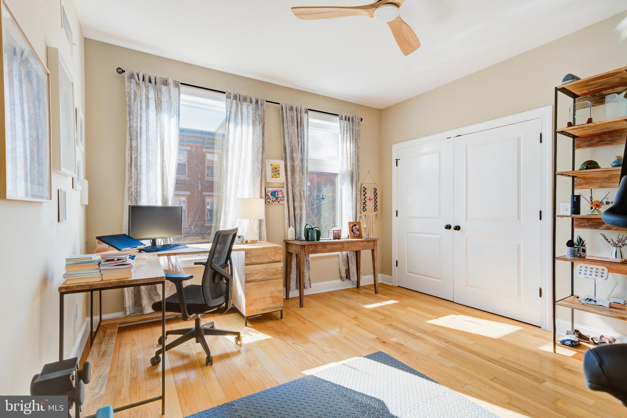 EAST KENSINGTON - Residential