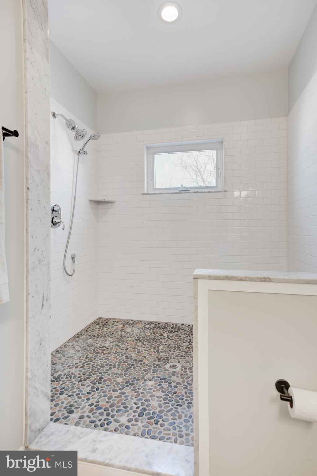 EAST KENSINGTON - Residential