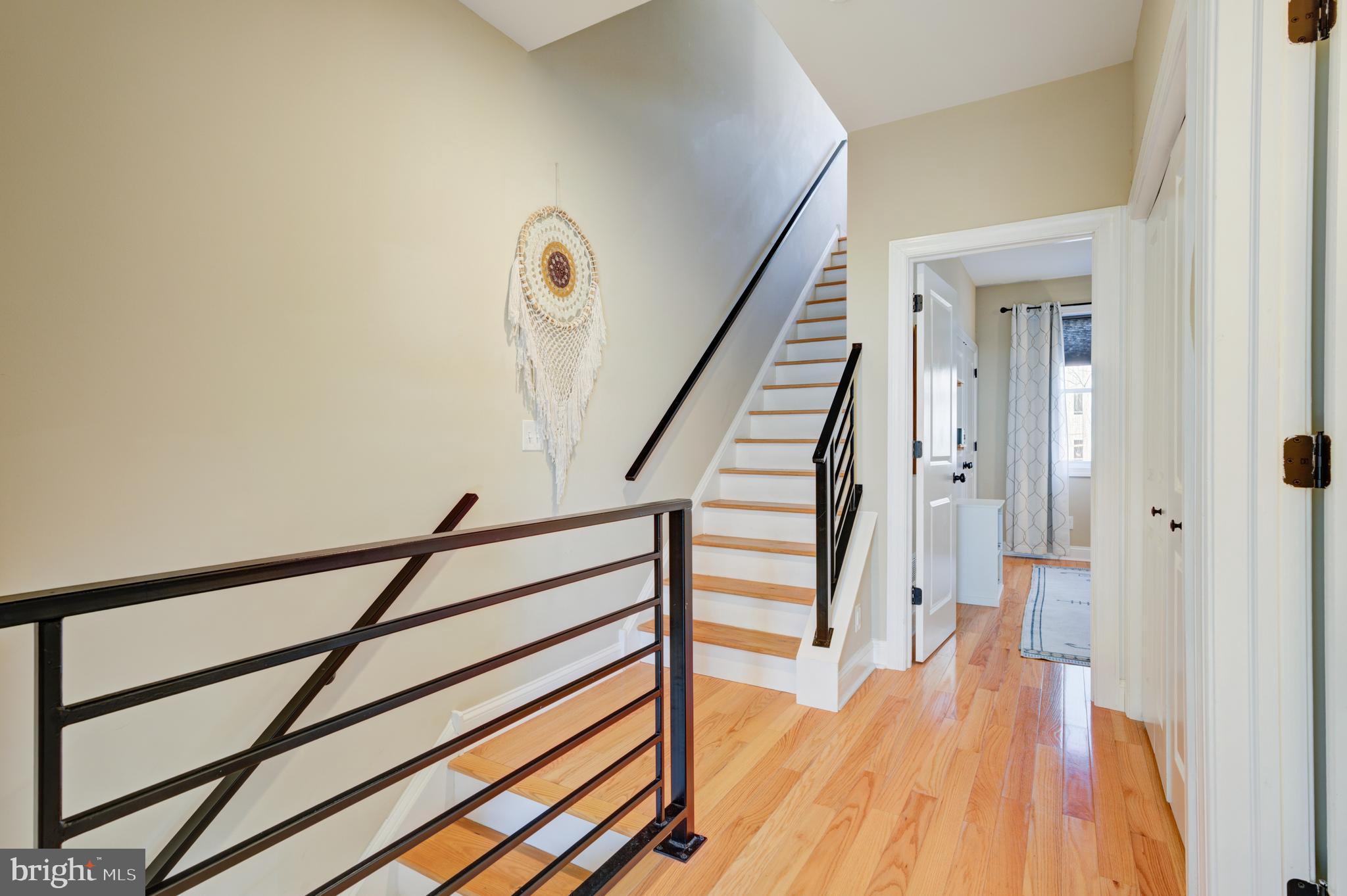 EAST KENSINGTON - Residential