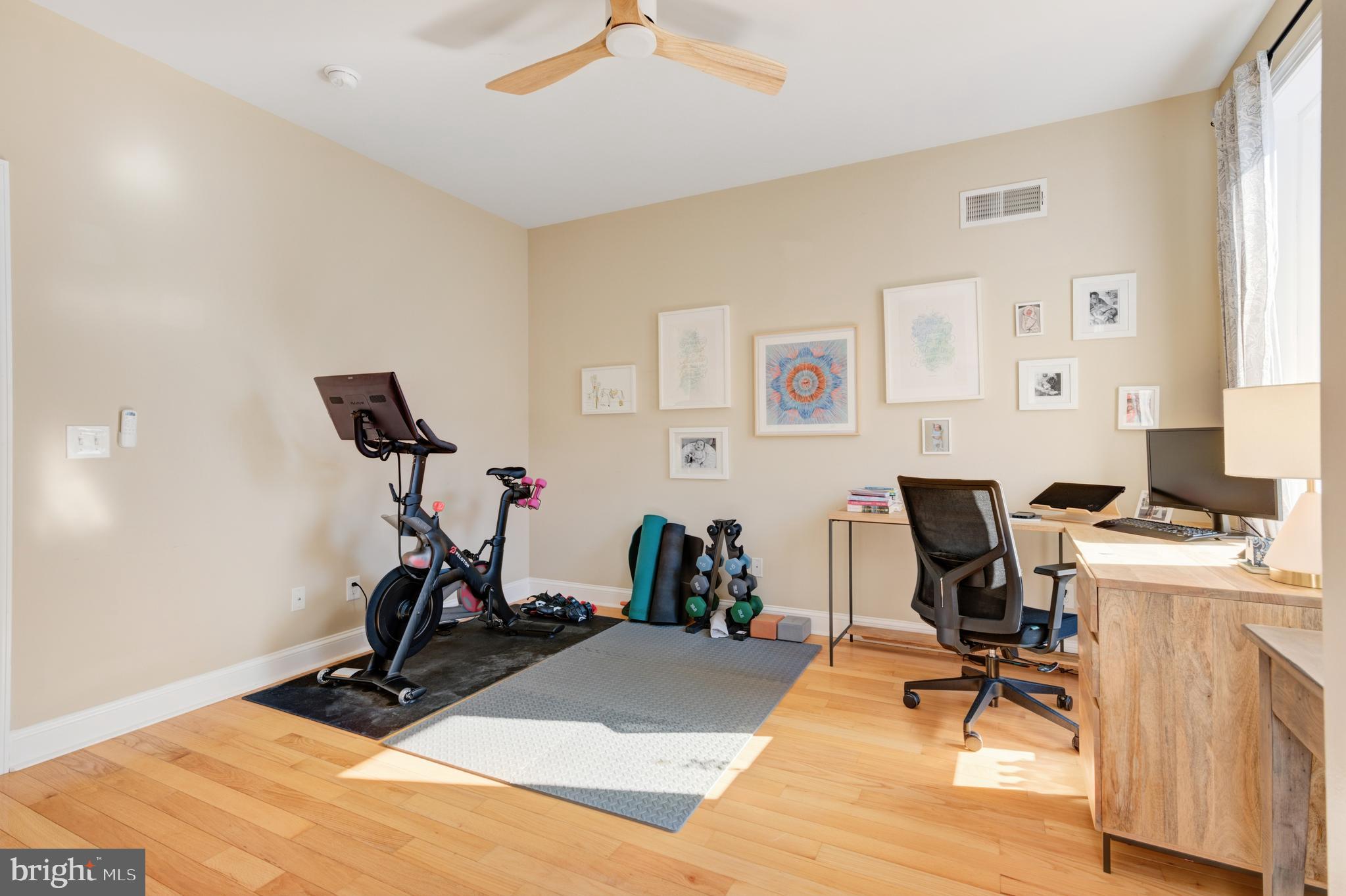 EAST KENSINGTON - Residential