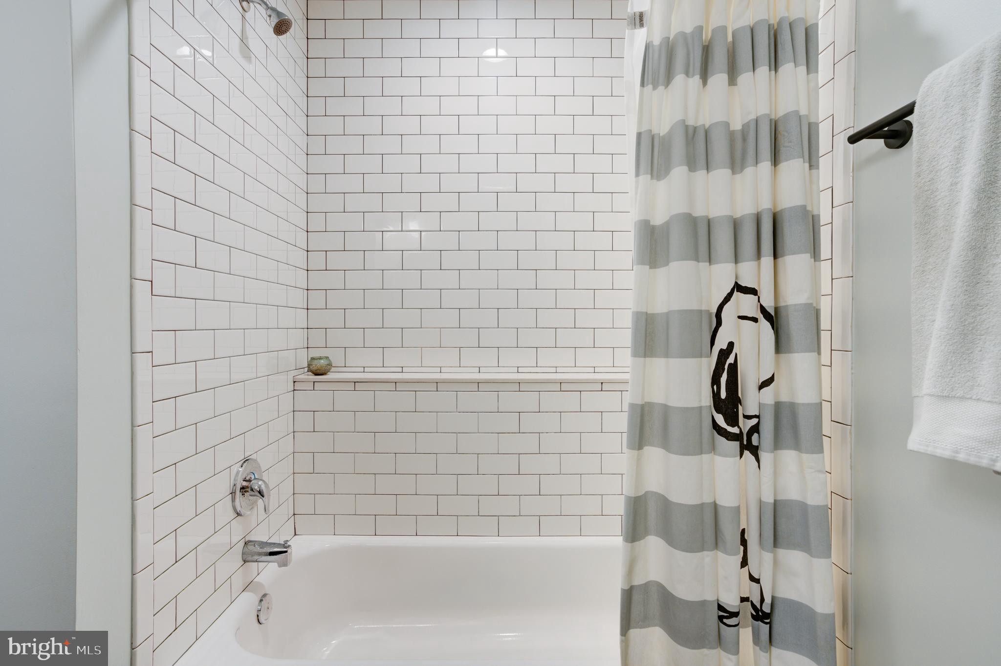 EAST KENSINGTON - Residential